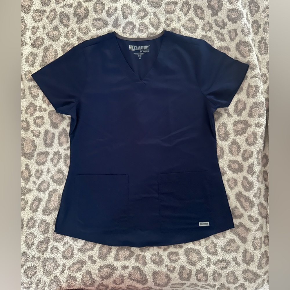 Women’s Medium Scrub Top